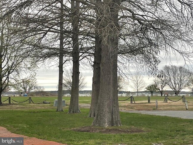 Building Photo - 3 Talbot Ave