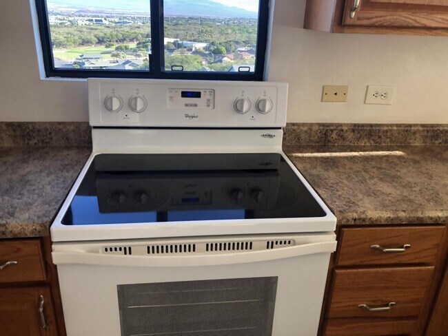 Building Photo - 495 Liholiho Street, Mount Thomas 204