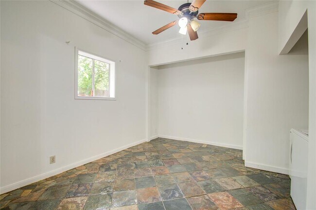 Building Photo - 5311 Palmetto St