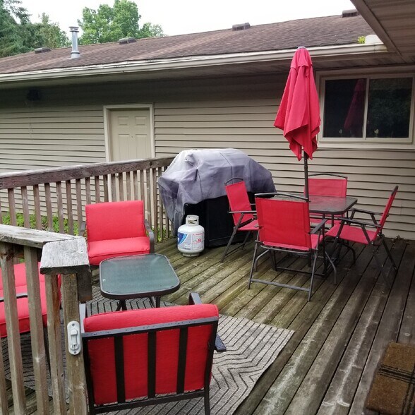 Building Photo - 3829 Pine Ln