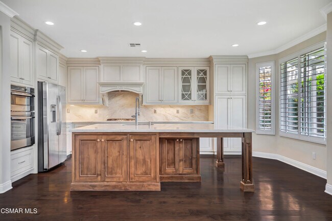 Building Photo - 3044 Ferncrest Pl