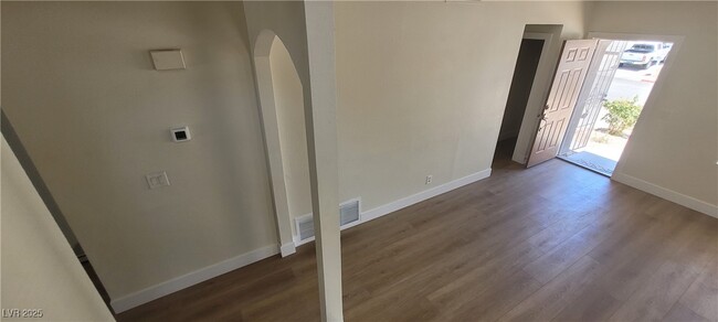 Building Photo - 7237 Chesterton Dr