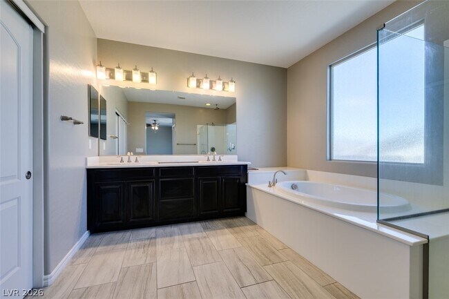 Building Photo - 12351 Champions Tour Dr