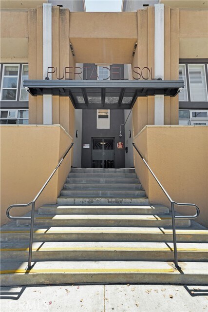 Building Photo - 360 W Ave 26