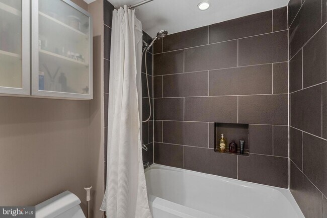 Building Photo - 616 E Street NW Unit 256