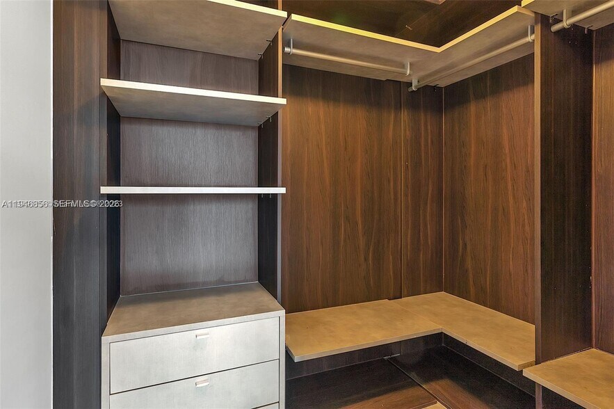 Building Photo - 801 S Miami Ave