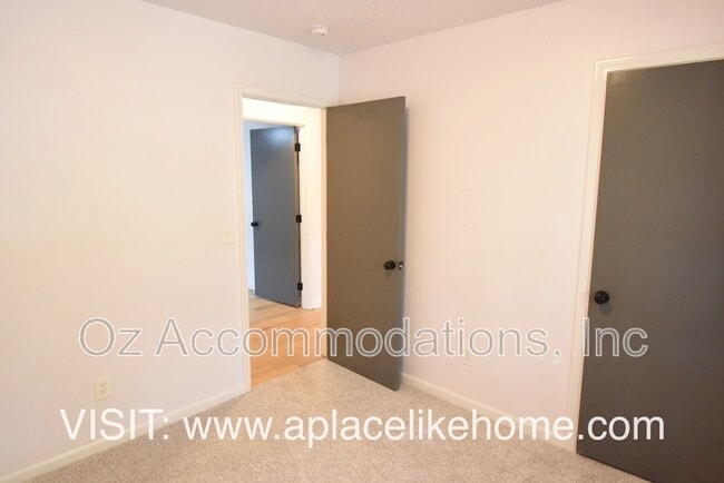 Building Photo - 14121 S Cottonwood Dr