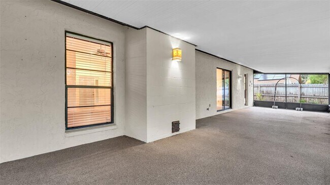 Building Photo - 6725 Islander Ln