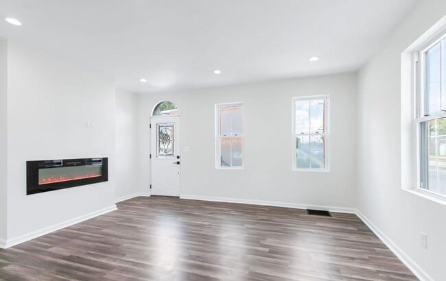 Building Photo - Beautiful 3 Bedroom, 2.5 Bath in Lancaster, Pa!!