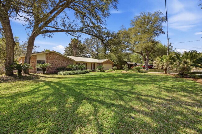 Building Photo - "Charming 4-Bedroom Shalimar Retreat- Power Included With Rent!"