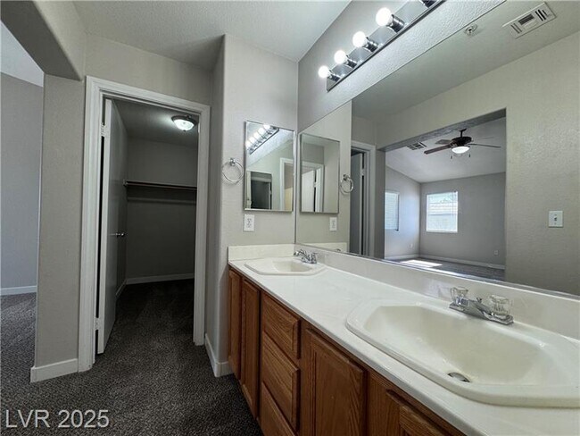 Building Photo - 3231 Ocean Spray Ct