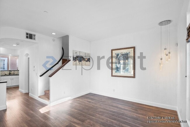Building Photo - 882 Inspiration Pl