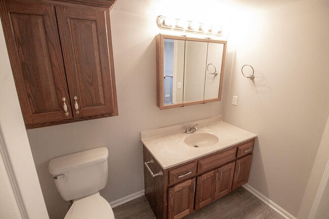 Building Photo - 1306 Godas Cir