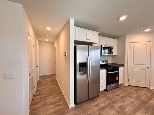 Building Photo - Brand New 3 Bedroom Single Story Home For ...