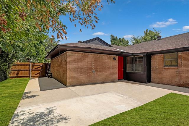 Building Photo - 1842 Hood St