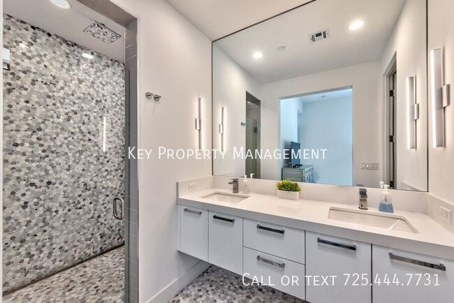 Building Photo - 702 Blackrock Rim Dr