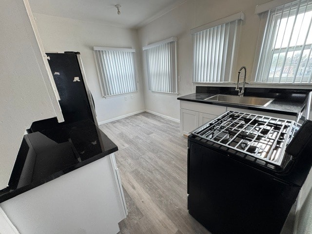 Building Photo - 4915 San Vicente Blvd