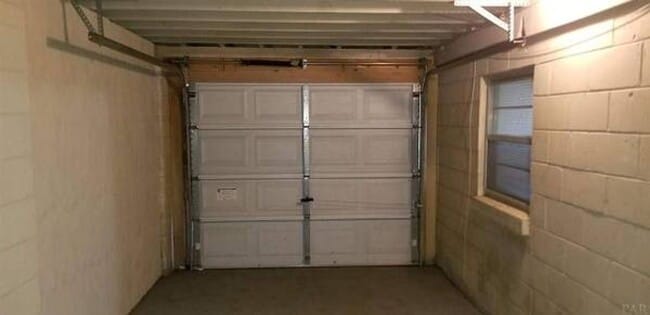 Building Photo - 205 Turner Dr