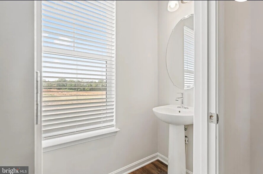 Building Photo - 262 Ensemble Way