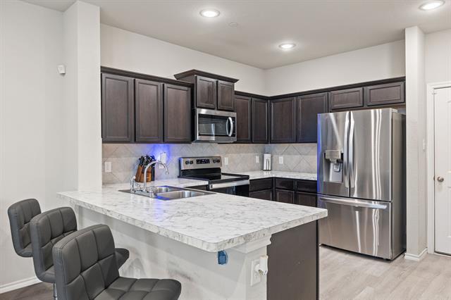 Building Photo - 2224 Davenport Dr