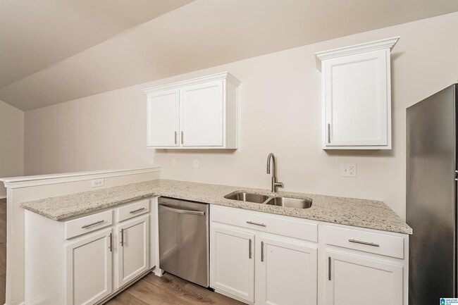 Building Photo - 537 Fox Run Cir