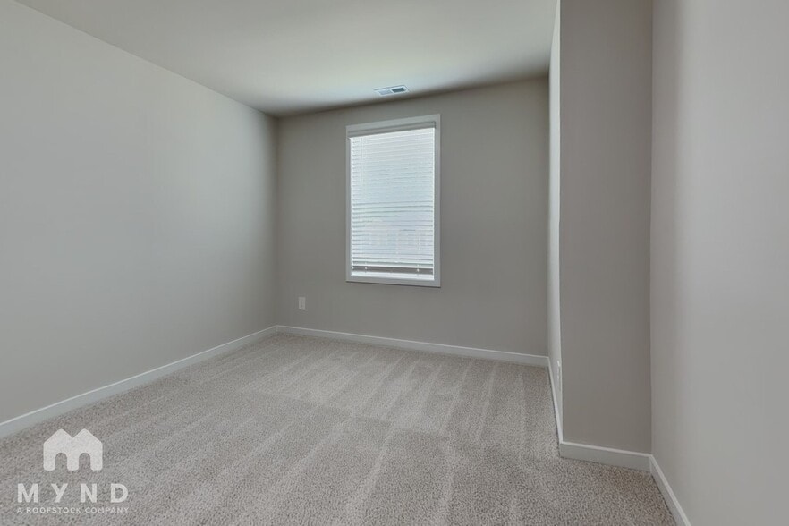 Building Photo - 521 Southland Dr