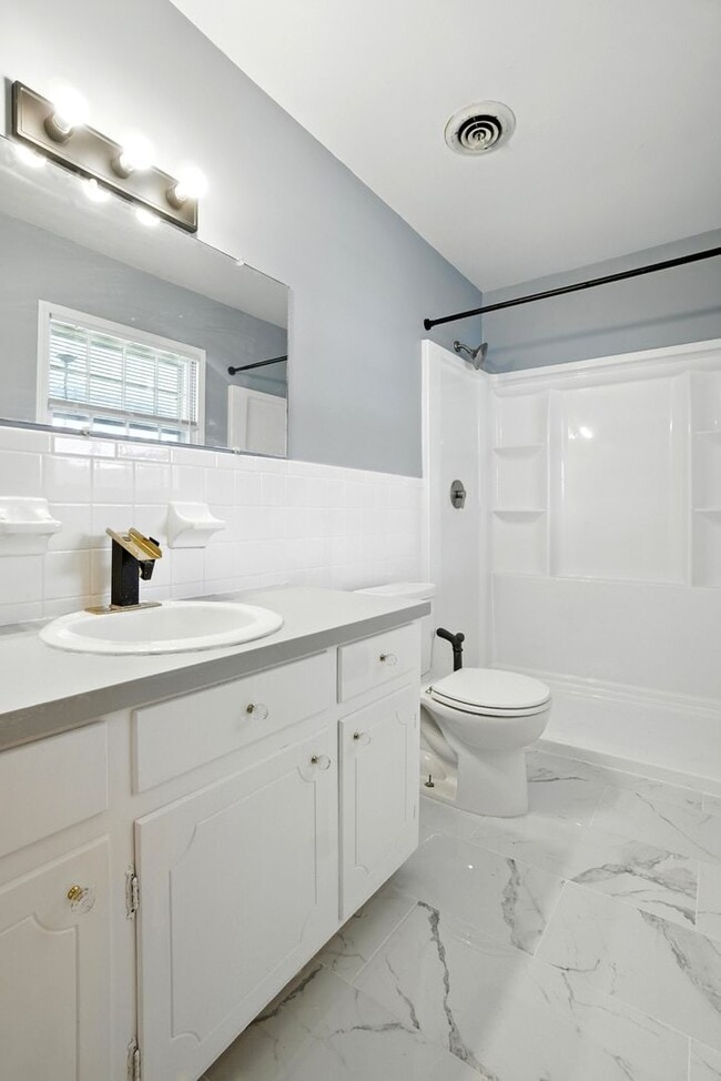 Building Photo - 24 Bohnert Dr