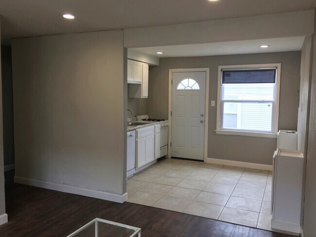 Building Photo - 1223 Louisville Ave