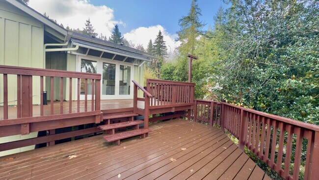 Primary Photo - Lakefront Home at Summit Lake 3 Bedrooms with Lake Views