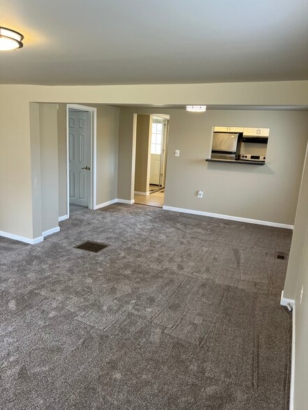 living - 404 Schucks Rd