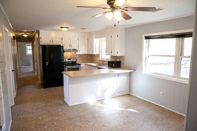 Building Photo - 24 Barclay Dr