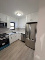 Building Photo - 136 Albany Blvd