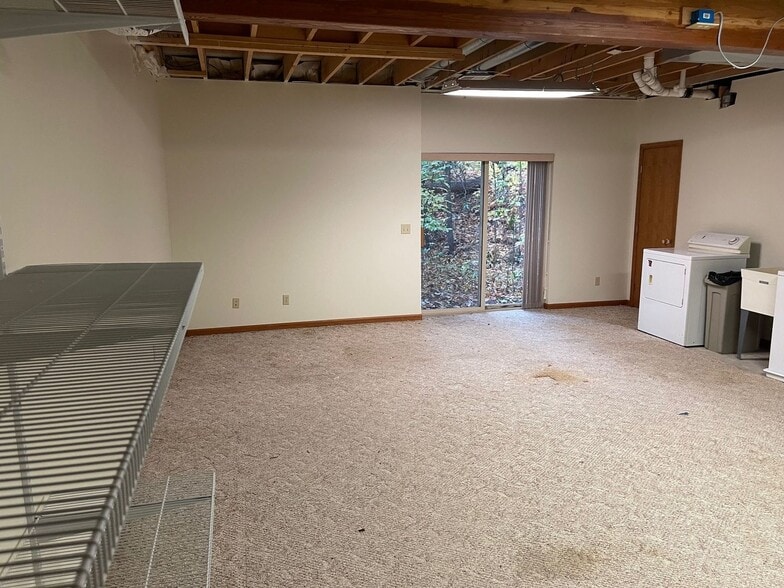 Building Photo - 6268 Barney Rd