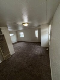 Building Photo - 1813 Jeanette Ave