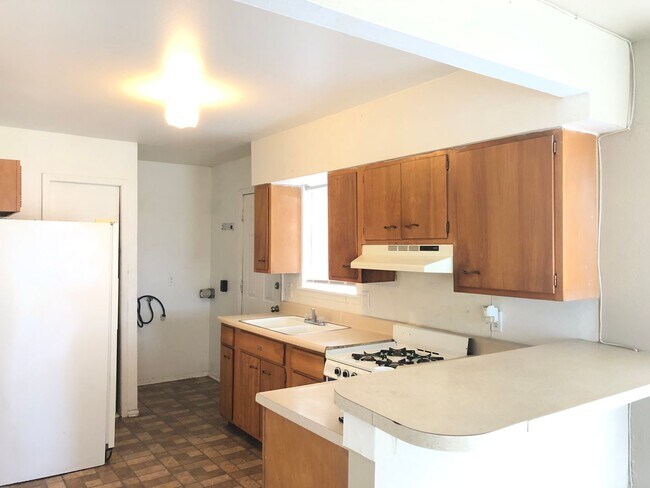 Building Photo - Duplex