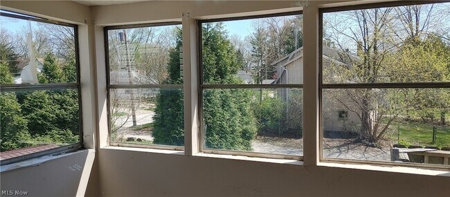 Building Photo - 956 Grant Ave