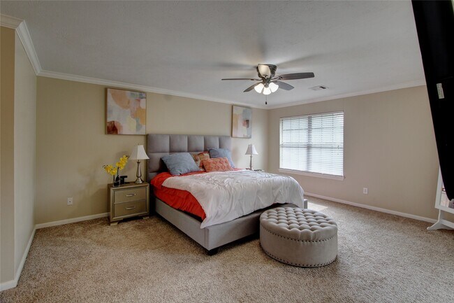 Building Photo - 6002 Thom Rd