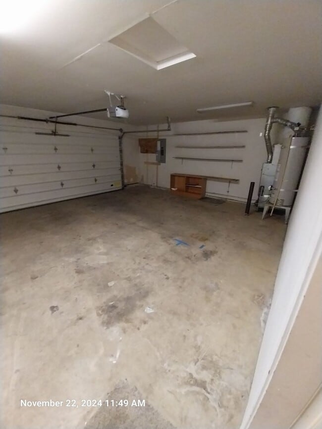 Building Photo - 467 NW Meadows Dr