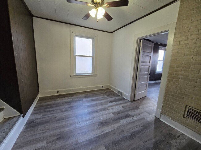 Building Photo - mad5865