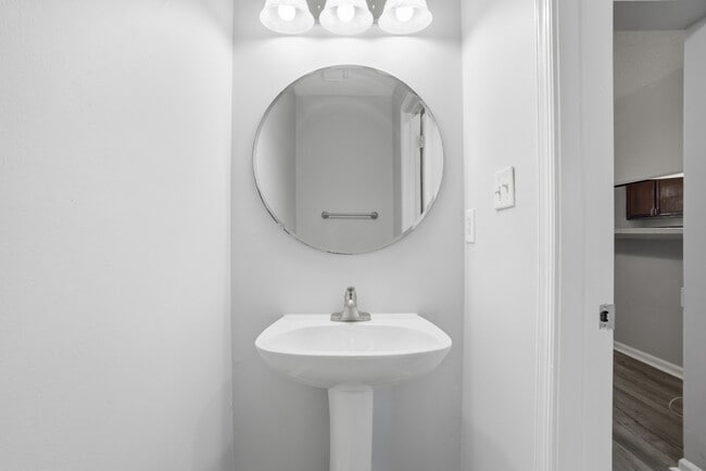 Building Photo - 55 Treasure Key