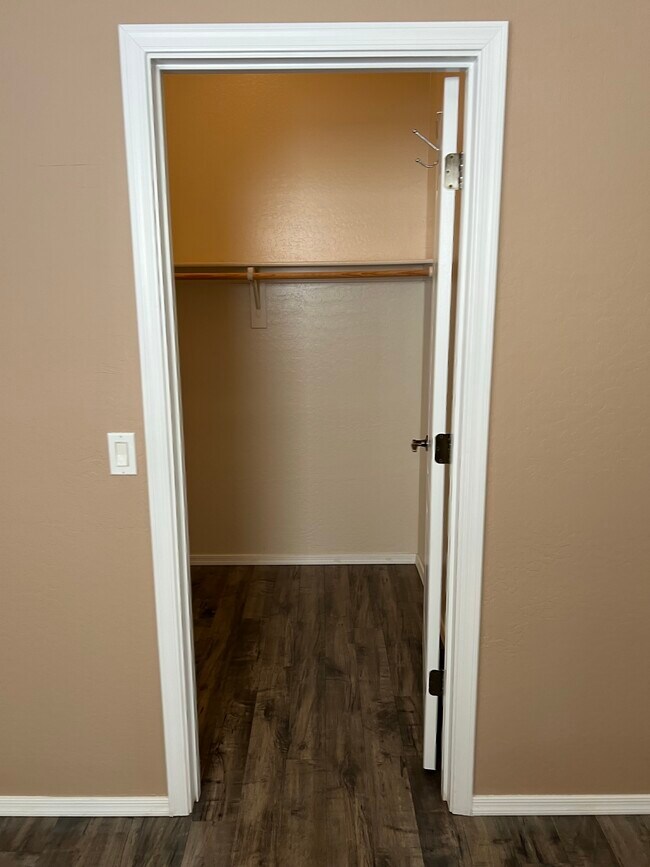 Building Photo - 25 S Quinn Cir