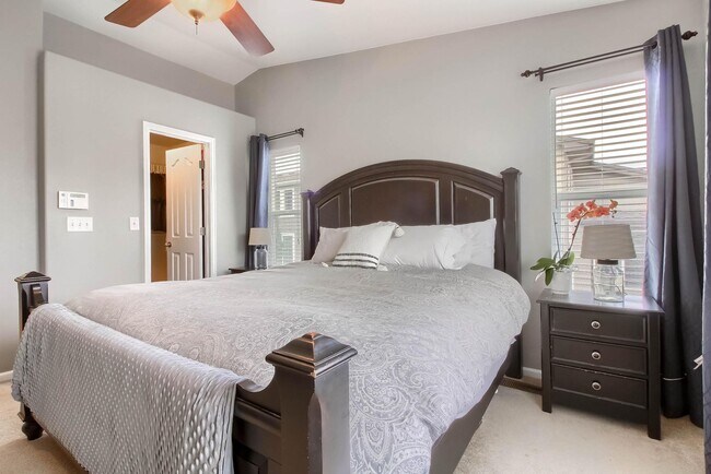 Building Photo - Highlands Ranch Spacious 3 bed 2.5 bath
