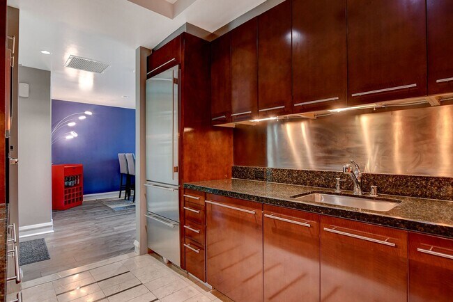 Building Photo - Sky Las Vegas 1205- Stunning Fully Furnish...