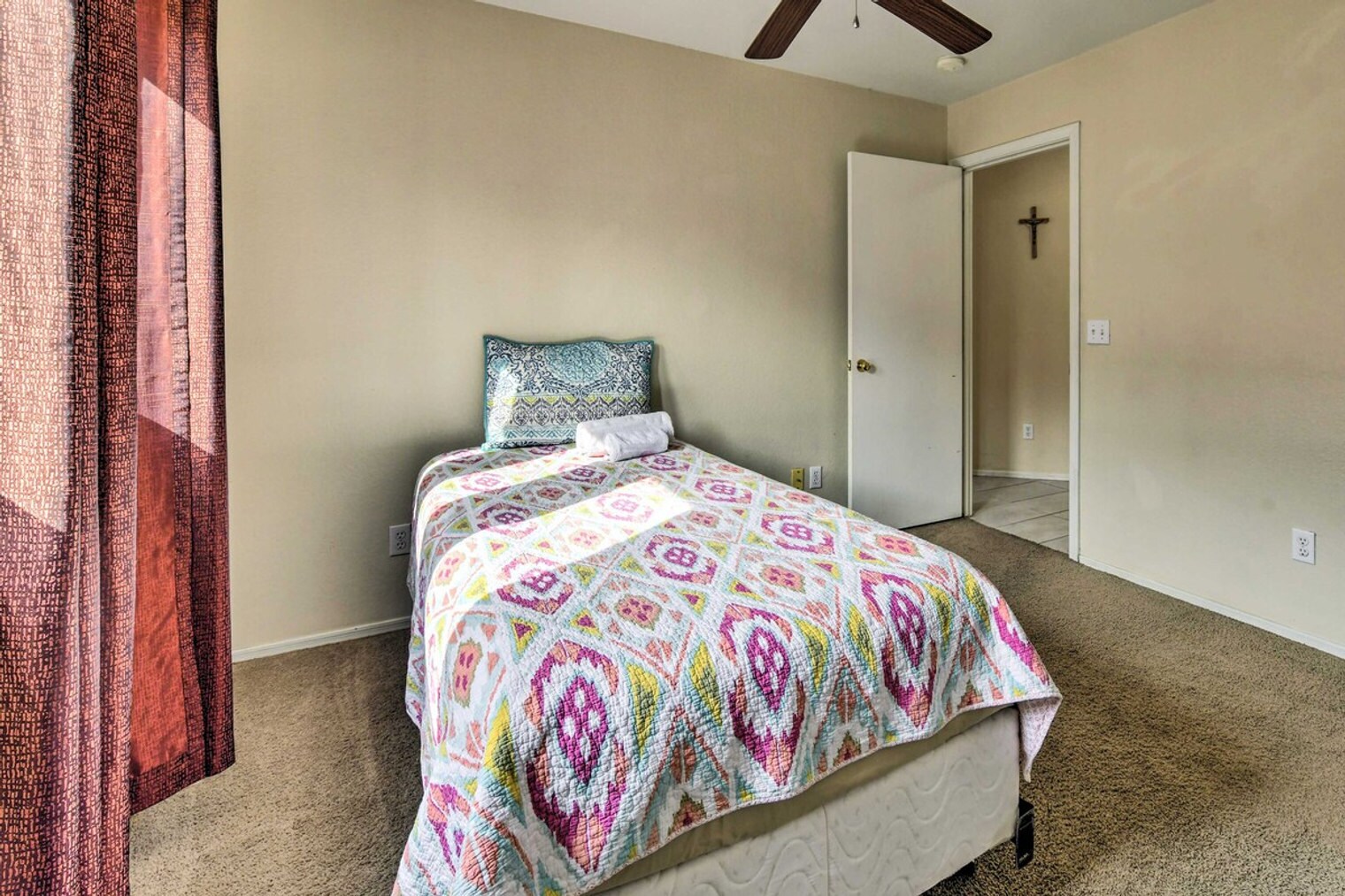 Building Photo - 1836 N Parkside Ln