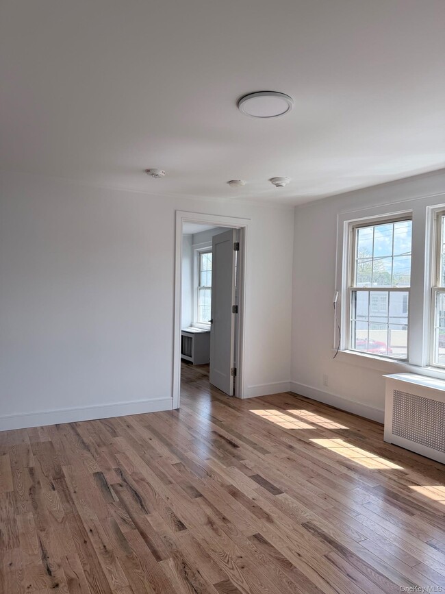 Building Photo - 3 Hillside Ave