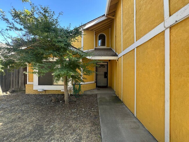Building Photo - 2036 Sheldon Dr