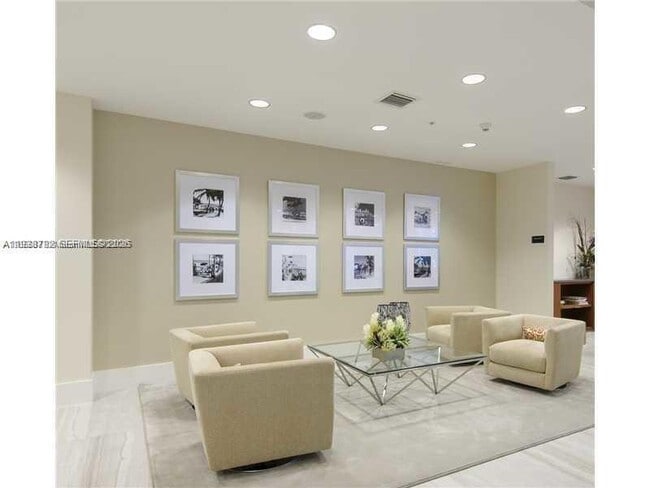 Building Photo - 1871 NW S River Dr