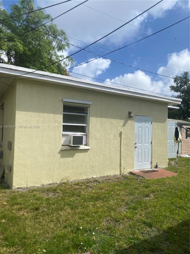 Building Photo - 115 NE 192nd St