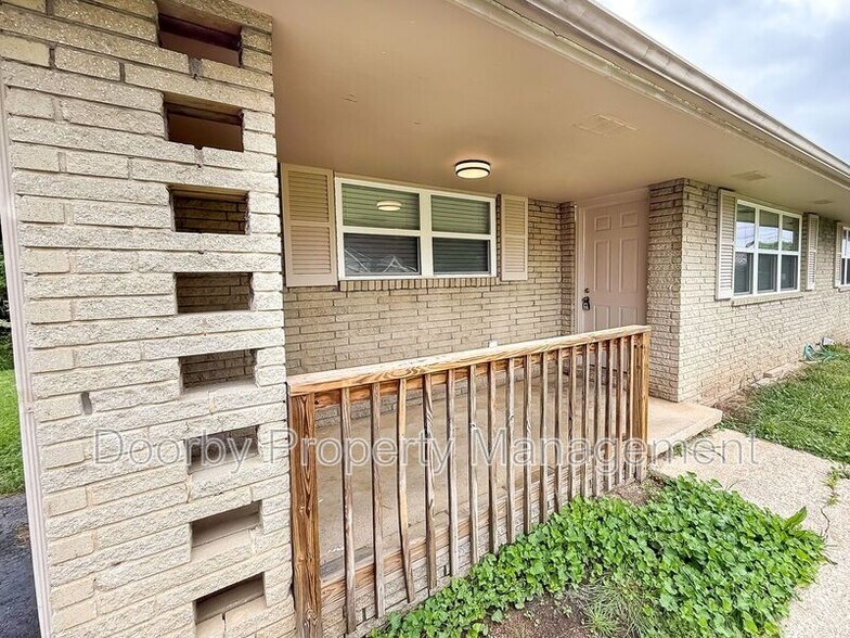 Building Photo - 7490 Austin Dr