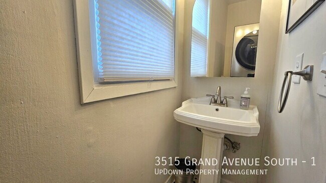 Building Photo - 3515 Grand Ave S